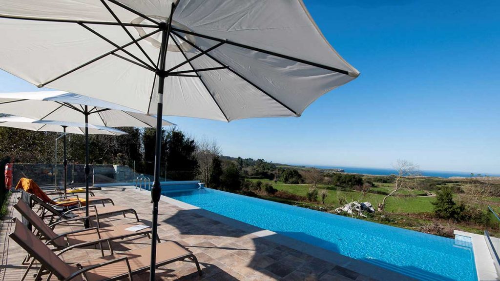 Apartamento con piscina con vistas al mar en Llanes